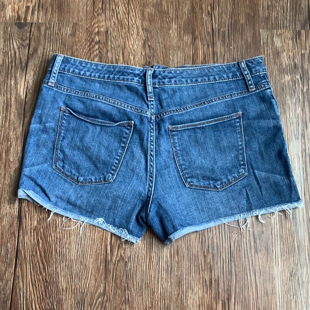 Universal Thread Shorts - Picture 3 of 3